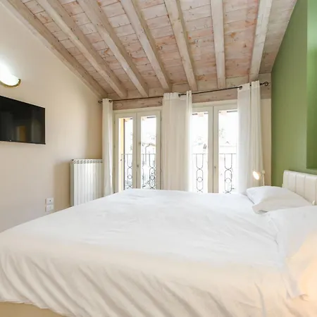 Flowers Aparthotel 4*
