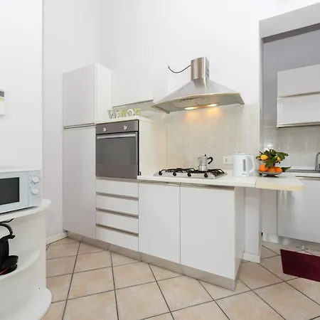 Flowers 4* 데센자노델가르다