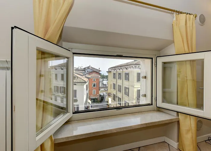 Flowers Aparthotel 4*