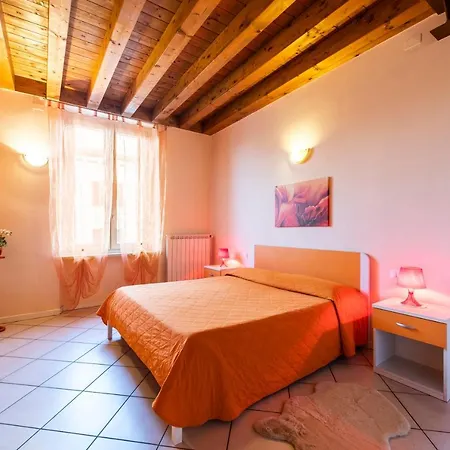 Flowers Apartmanhotel Desenzano del Garda