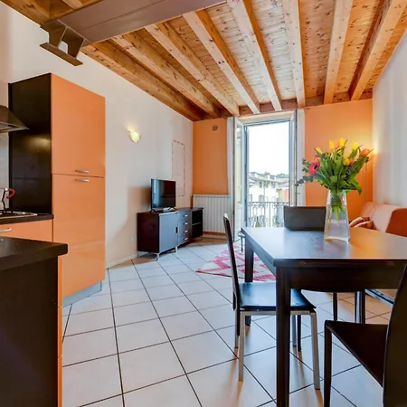 Flowers Apartmanhotel 4*