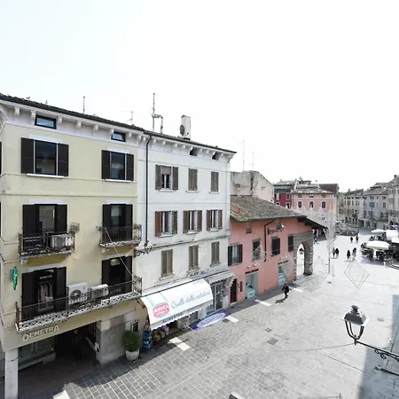 Apartmanhotel Flowers Desenzano del Garda